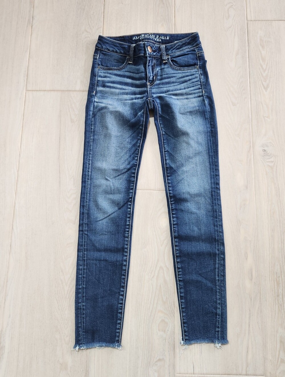 American Eagle Outfitters Women's Medium Wash Skinny Jeans